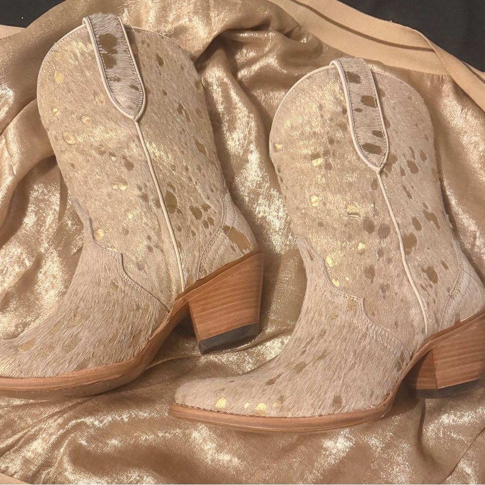 Ariat White & Gold Western Ankle Boots - Picture 3 of 8
